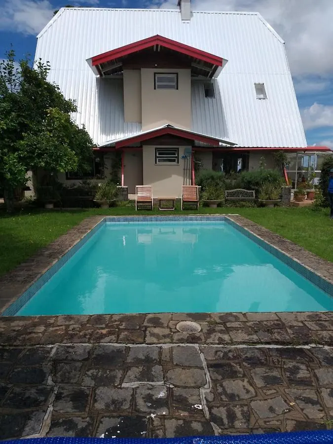 Casa Completa Ensolarada No Alto Do Capivari Com Vista Infinita Villa Campos do Jordao 0*,